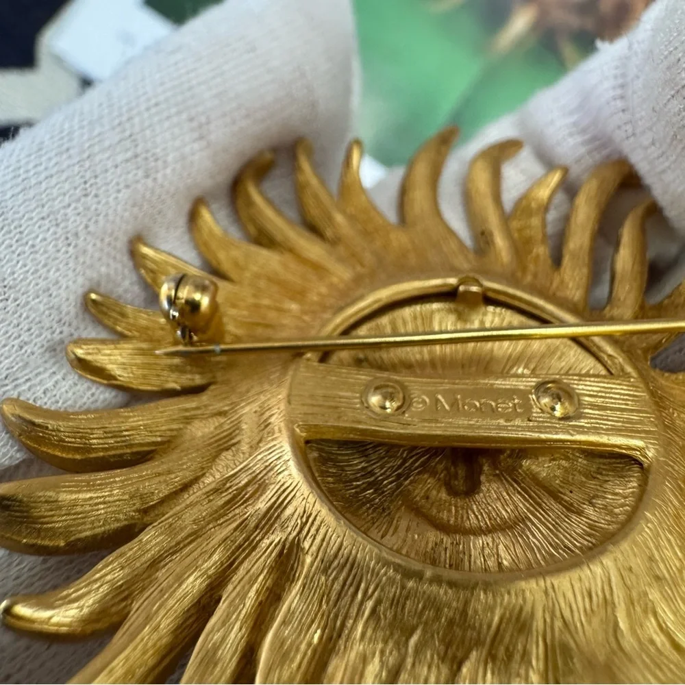 Monet Vintage Celestial Sun Face Matte Gold Brooch Pin